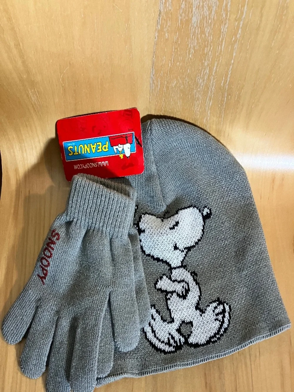 Peanuts Snoopy Youth Beanie or Toque and Glove Set